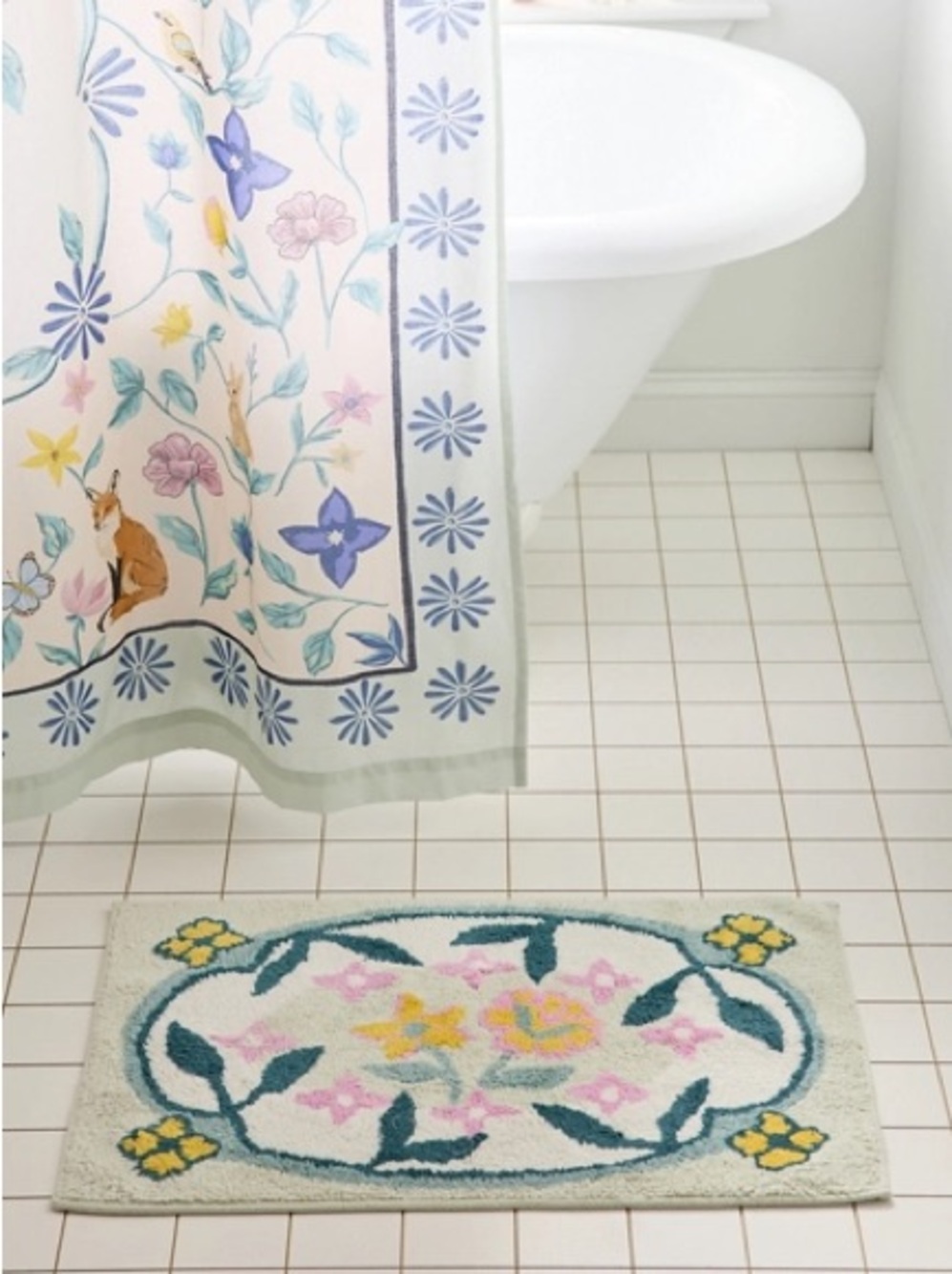 Urban Outfitters Zenia Floral Patterened Shower Curtain NEW - Picture 2 of 7